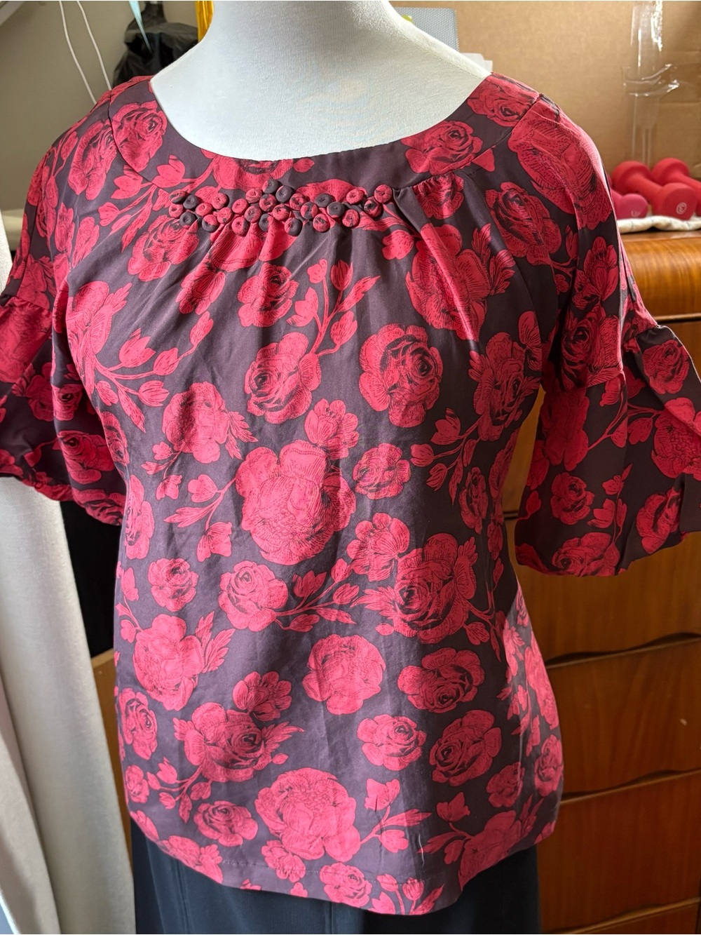 Silk open neck blouse, pumpkin sleeves, pockets, red roses on black, romantic
